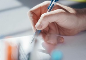 英国留学生回国找工作容易吗现在(英国留学生回国找工作，机遇与挑战并存的新图景)